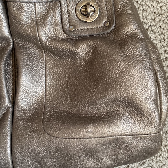 Marc by Marc Jacobs Purse. Roomy shoulder bag. - Picture 7 of 7